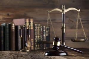 עו"ד פלילי עם ניסיון בייצוג חשודים ונאשמים | עו"ד לימור עציוני